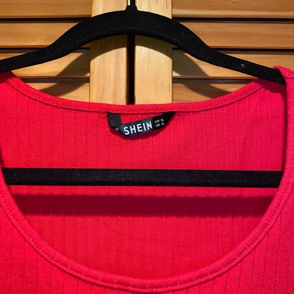 Red Dress - Picture 5 of 7